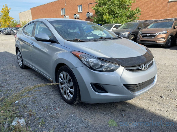 hyundai-elantra-annee-2013-big-1