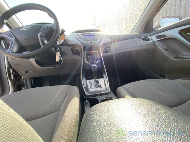 hyundai-elantra-annee-2013-big-4