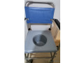 chaise-roulante-avec-pot-de-toilette-small-1