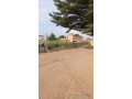 un-terrain-de-300-metres-carres-a-saly-small-0