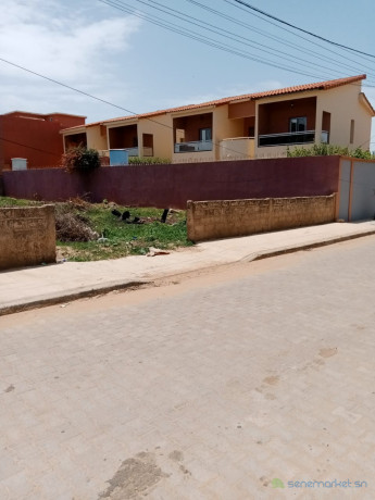 u-terrain-de-800-metres-carres-a-saly-big-1