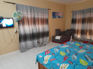 Je des chambres sdb et simples meublés à partir de 10000F au 783081043 à Ouest Foire Dakar