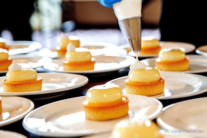 chef-cuisiniere-a-votre-disposition-big-0
