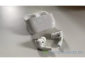 airpods-small-1