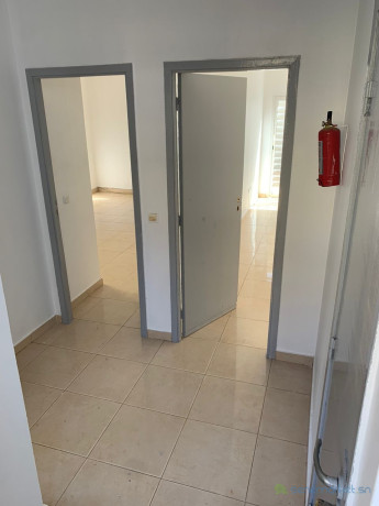villa-r1-de-5-pieces-avec-garage-a-louer-a-la-cite-kalia-big-1