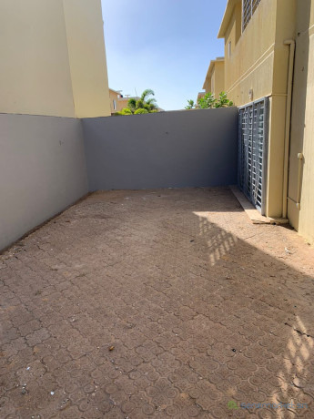 villa-r1-de-5-pieces-plus-garage-a-louer-a-la-cite-kalia-big-4