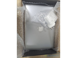 Ordinateur MacBook Air 2013 neuf scellé