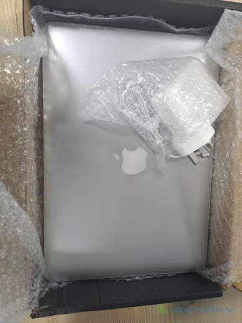 ordinateur-macbook-air-2013-neuf-scelle-big-0