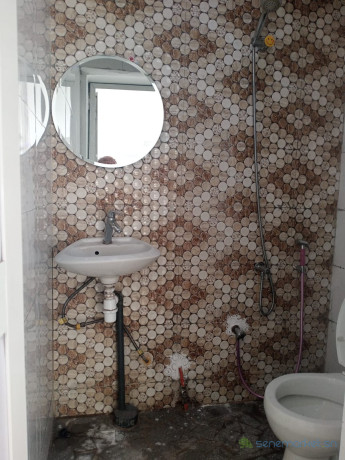 magasin-42m2-a-louer-a-ngor-big-2