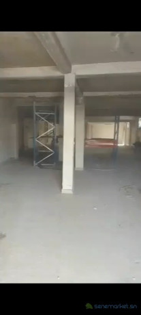 depot-commercial-de-570m2-a-vendre-a-pikine-big-0