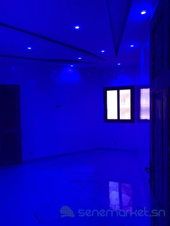 tres-belle-studio-a-louer-a-la-sicap-foire-big-4