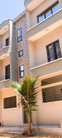 2-chambre-salon-cite-djily-mbaye-big-0