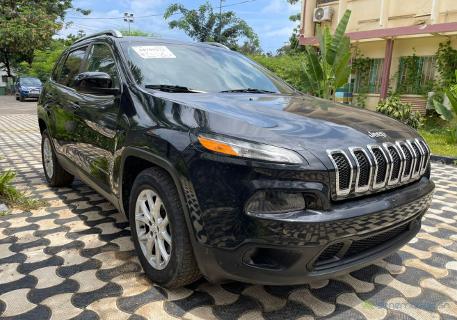 jeep-cherokee-2016-essence-automatique-big-3