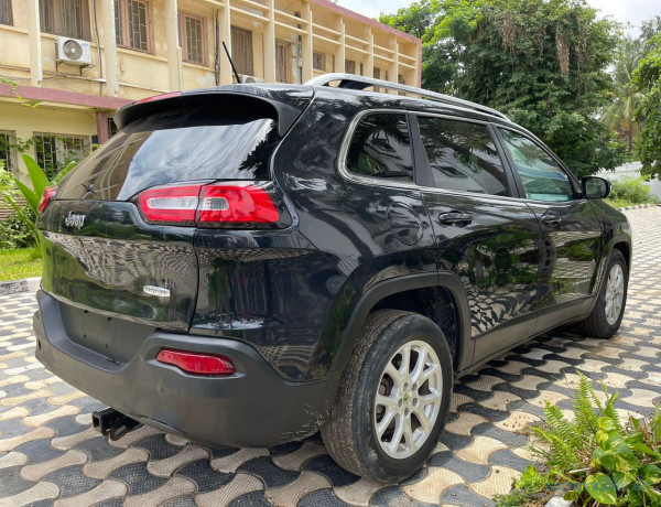 jeep-cherokee-2016-essence-automatique-big-1