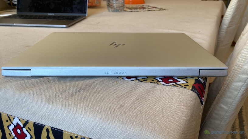 ordinateur-hp-elitebook-840-g5-big-4