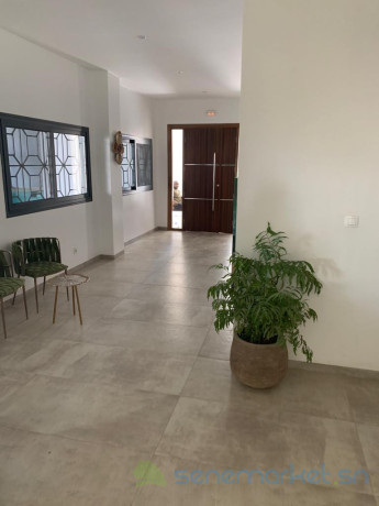appartement-luxueyx-au-point-e-big-0