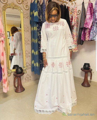 robe-blanche-pour-dames-big-3