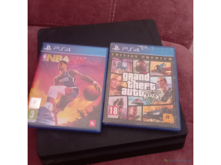 Ps4 slim; 7 cassettes et manette