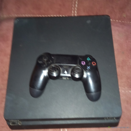 ps4-slim-7-cassettes-et-manette-big-1