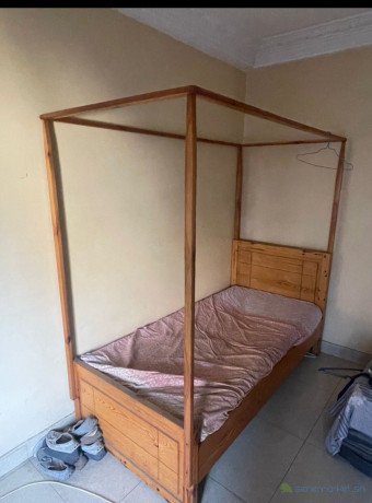 lit-avec-matelas-1-place-big-0