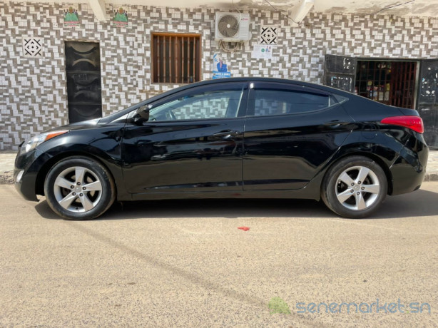 hyundai-elantra-2013-automatic-essence-big-3