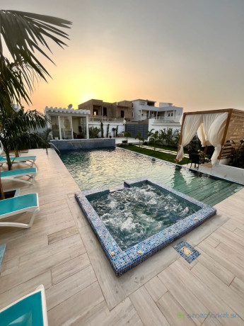 belle-villa-meublee-de-grand-standing-a-louer-a-saly-big-0
