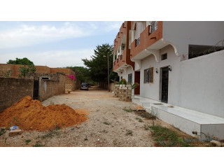 Terrain de 300 metres carres a mbour