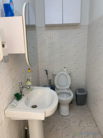 magasin-40m2-bien-place-a-louer-a-yoff-big-3