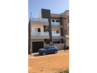 Immeuble R+2 de 150m2 avec vue sur mer à vendre à Golf Sud