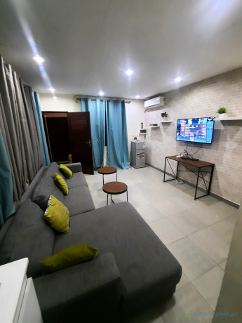 location-studio-meuble-de-luxe-a-la-cite-port-big-0