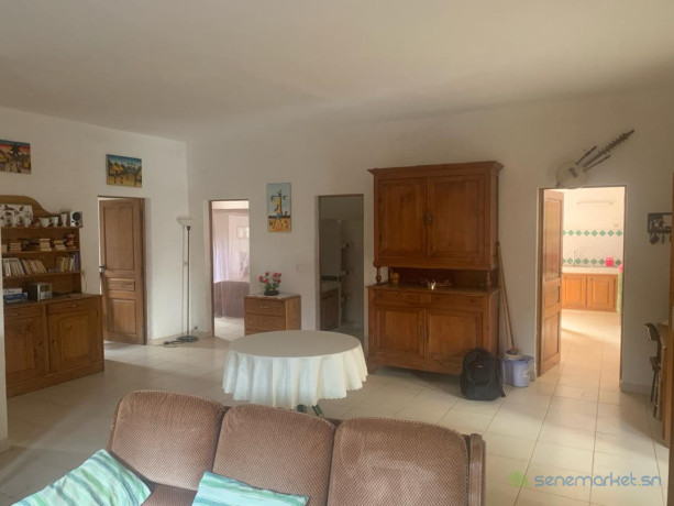 a-vendre-a-la-somoneune-jolie-villa-sur-un-terrain-de-693m2-proche-de-la-plage-et-de-toutes-les-commodites-big-2