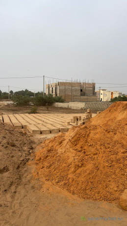 terrain-de-300-metres-carres-a-malicounda-peage-big-0