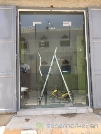 porte-en-verre-trempe-va-et-vient-big-0