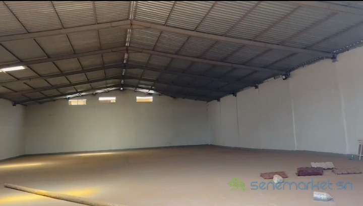 hangar-de-1200m2-a-louer-a-diamniadio-big-3