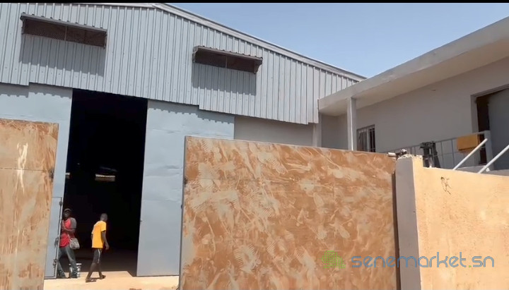 hangar-de-1200m2-a-louer-a-diamniadio-big-0