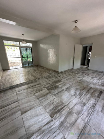 villa-r1-angle-de-252m2-a-refectionner-ou-a-demolir-a-vendre-aux-maristes-big-0