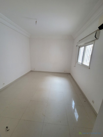 appartement-de-3-chambres-salon-a-louer-aux-almadies-big-4