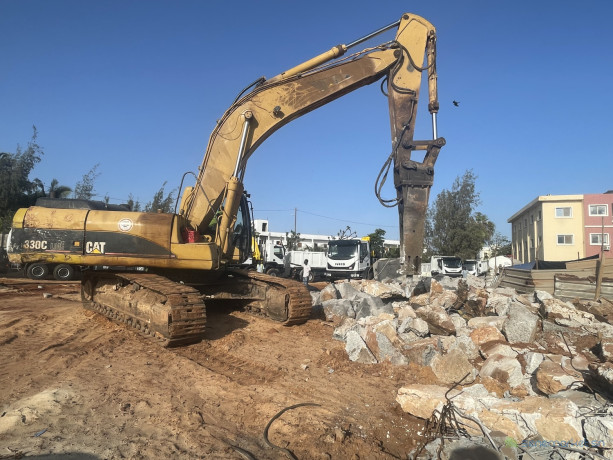 location-pelle-mecanique-avec-brh-pince-de-demolition-big-1