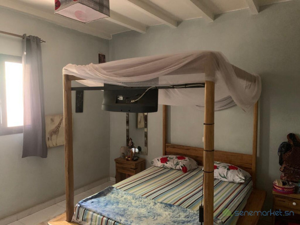 a-vendre-a-warang-une-tres-belle-propriete-sur-un-terrain-de-1355m2-a-5-minutes-a-pied-de-la-plage-big-3
