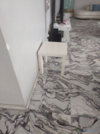 meuble-tv-et-grand-miroir-salon-big-0