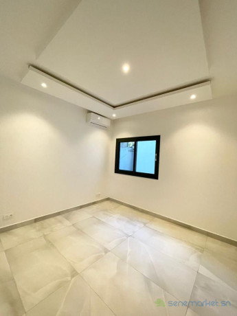 appartement-haut-standing-neuf-de-250m2-a-louer-aux-almadies-big-1