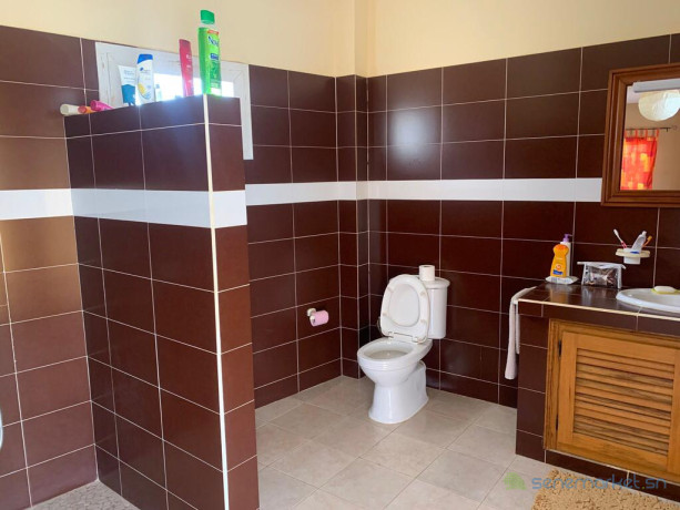 a-vendre-a-ngaparou-proche-de-la-dreve-des-belges-une-belle-villa-sur-un-terrain-de-358m2-big-4