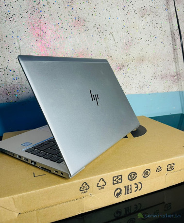icone-de-web-mondial-un-solide-pc-ultraportable-pour-les-pros-big-0