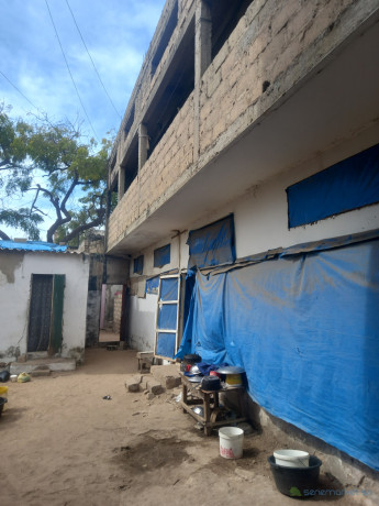 batiment-en-finition-800m2-a-boune-big-1
