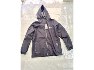 Veste Nike, Puma.