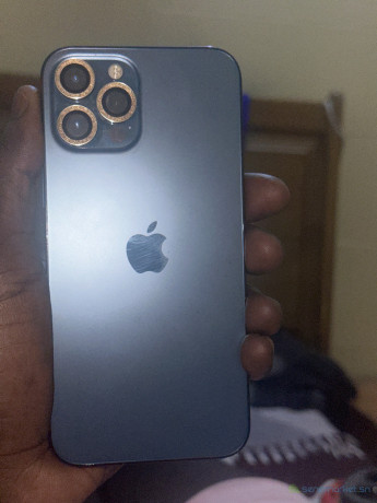 iphone-12-pro-max-message-ecran-et-batterie-big-1