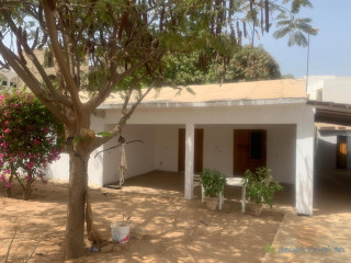 A vendre, à saly Bambara, une villa de plain-pied sur un terrain de 398m2 à 10 minutes de la plage.
