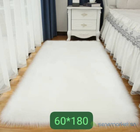tapis-de-sol-en-fausse-fourrure-18060cm-big-0