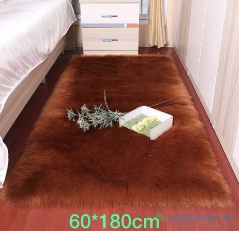 tapis-de-sol-en-fausse-fourrure-18060cm-big-3