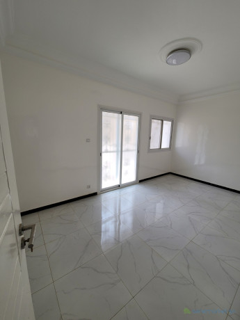 appartement-de-3-chambres-salon-a-louer-a-liberte-6-extension-big-4